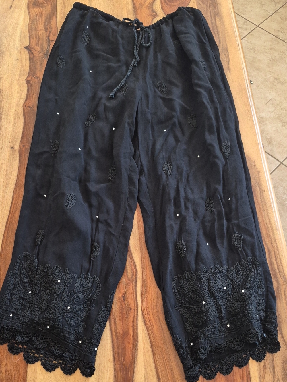 Soft Surrounding Bohemian Style w/Rhinestones, Embroidery & crochet Cropped Pant